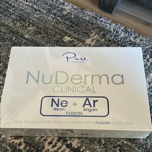 NuDerma Clinical Skin Therapy Wand - brand new in box with plastic wrap